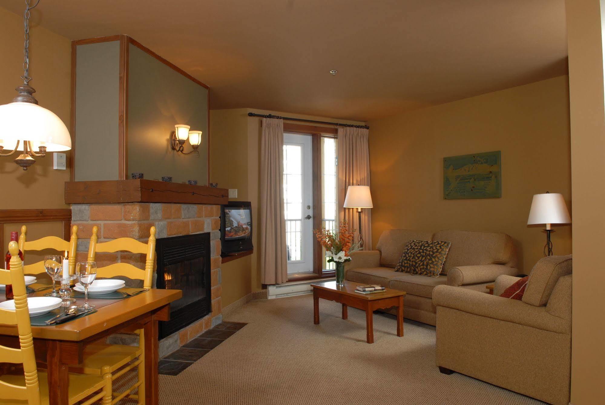 Tour Des Voyageurs Hotel Mont-Tremblant Exterior photo